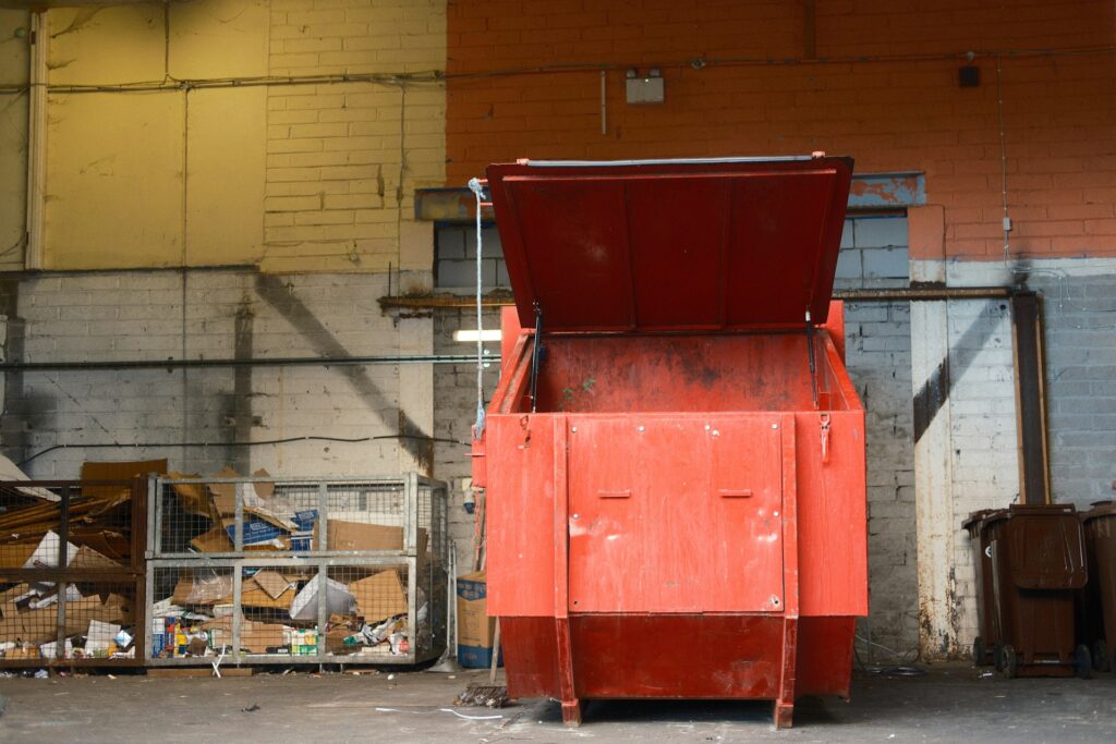 Modelo de contenedor de basura para industrias.